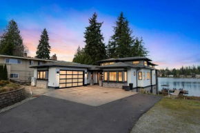 4BR 4BA Modern Lakefront Lodge